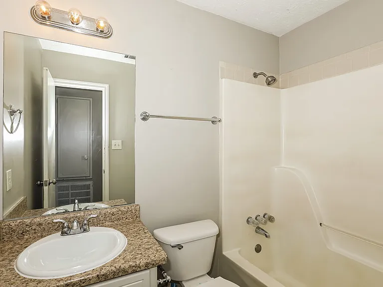 465 Rosehill Dr — Photo 15
