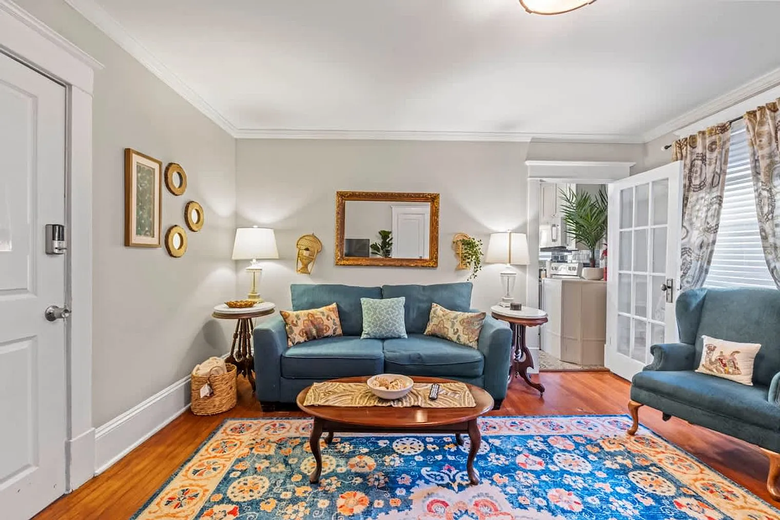 2 bed, 1.0 bath, $2,007 — Photo 3