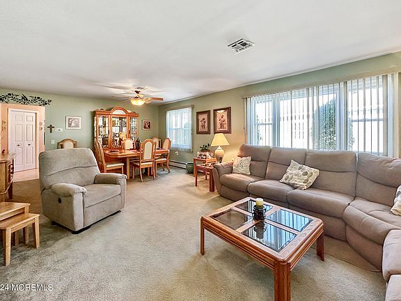 4th image of 12 Merrilee Lane