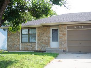 9805 View High Dr, Kansas City, MO 64134