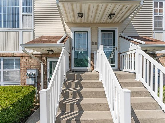 2nd image of 191 Surf Dr #120