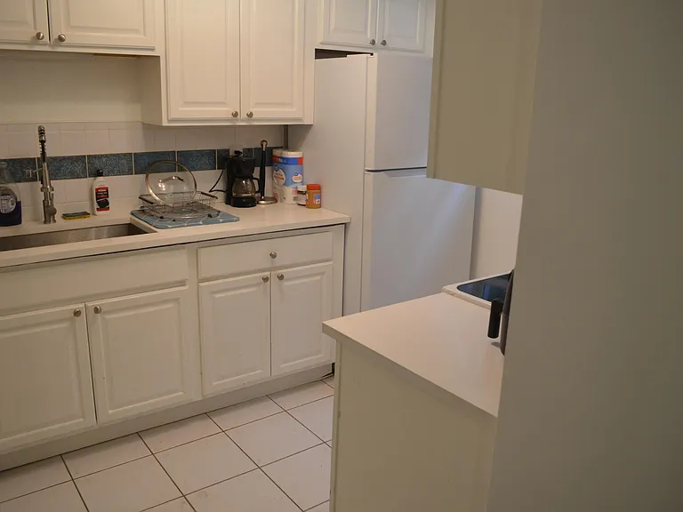 658 NE 6th Ct #E — Photo 18