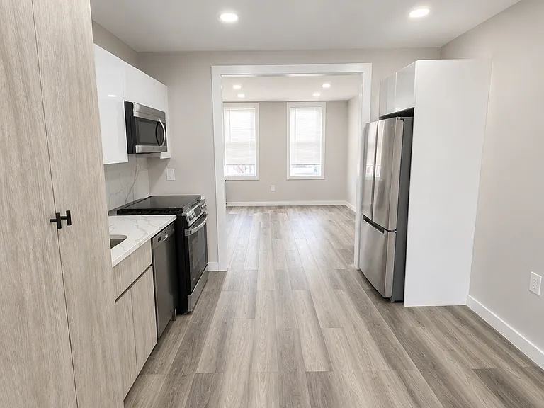 536 51st St #3B — Photo 5
