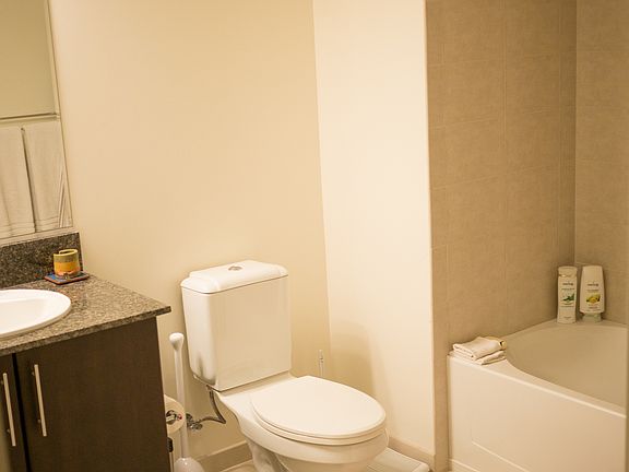 4th image of 353 King St APT 732