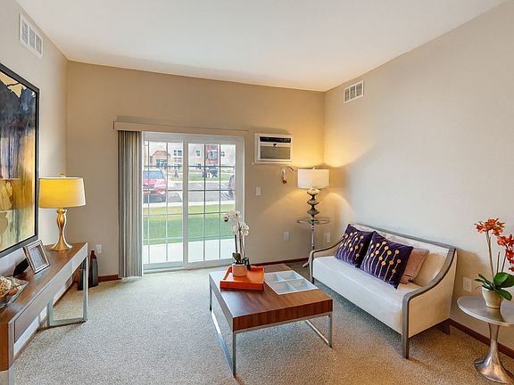 3rd image of 720 Roberts Rd #201
