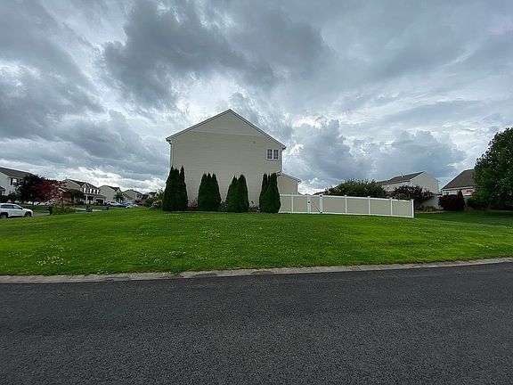 4th image of 5214 Harriet Fisher Dr