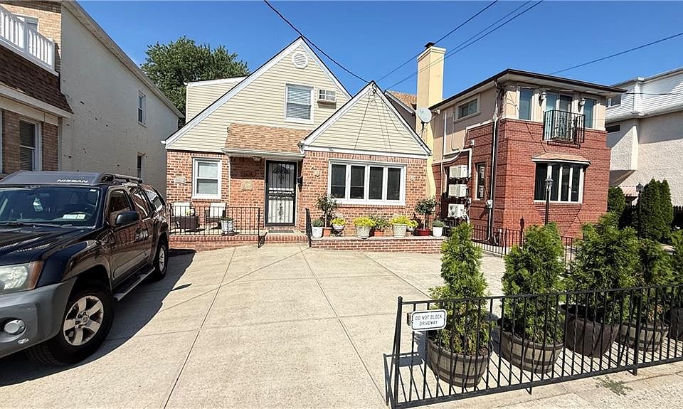 1st image of 1623 Hendrickson St