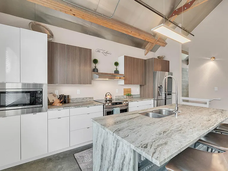 1603 Woodward St #16 — Photo 7