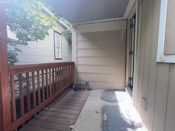 1027 SW Boswell Ave, Topeka, KS 66604
