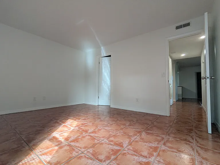 5102 Puritan Cir #5101 — Photo 14
