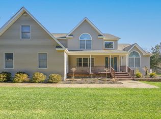 9 Carter Rd, Hampton Bays, NY 11946