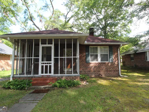 26 Hickory St NE, Rome, GA 30161