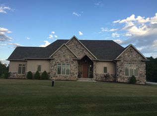 N3281 Feather Ridge Dr, Appleton, WI 54913