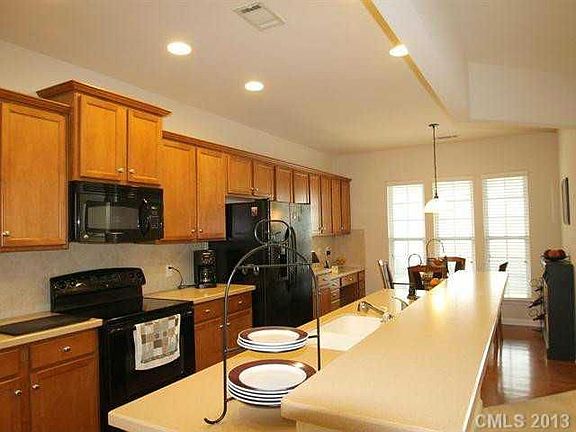 4th image of 2079 Hartwell Ln