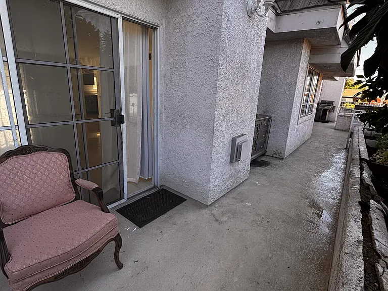 415 W Lexington Dr #2 — Photo 20