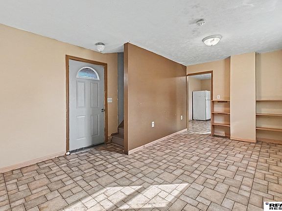 6th image of 825 N Walnut St