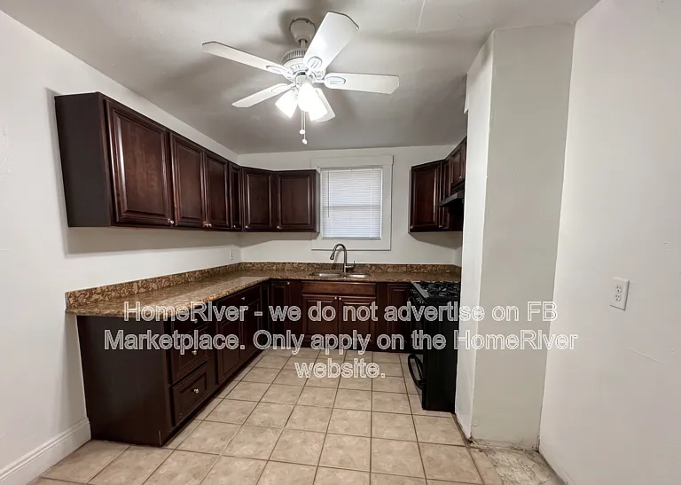 1645 W 17th St #1 — Photo 5