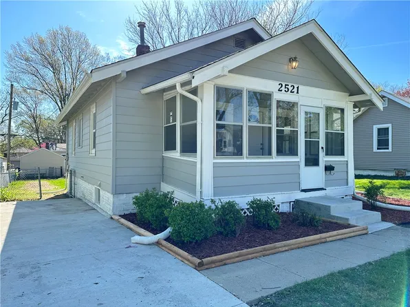 2521 36th St, Des Moines, IA 50310