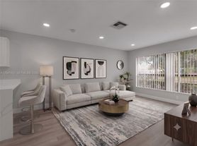 10373 NW 35th St, Coral Springs, FL