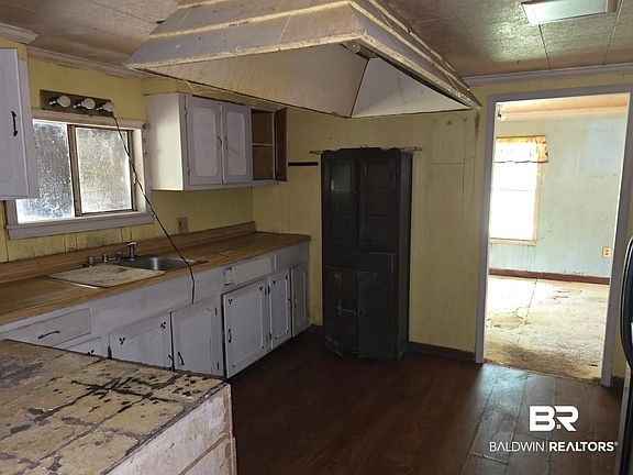 3rd image of 4072 Appleton Rd