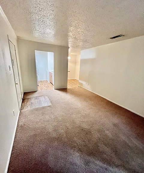 201 W Spence St #7B — Photo 1