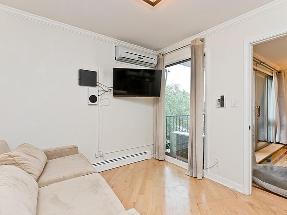 5th image of 4136 N California Ave #303F