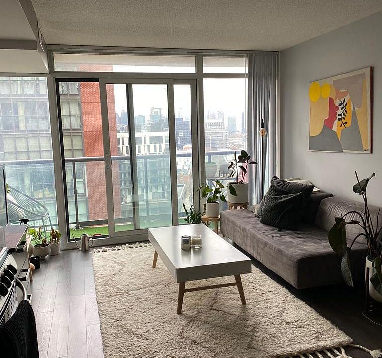 1st image of 36 Lisgar St #12
