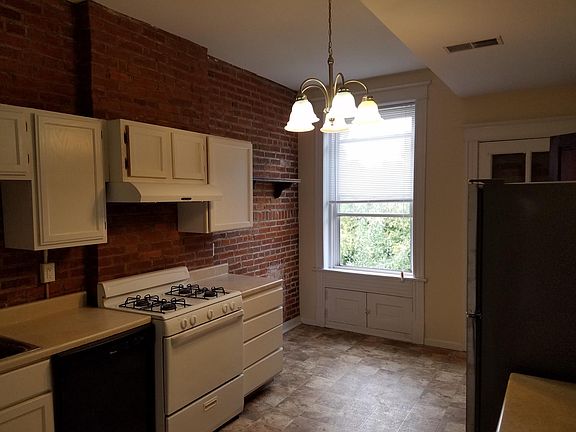 3rd image of 3223 Magnolia Ave Floor 2