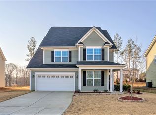 125 Woodlark Ln, Holly Springs, NC 27540