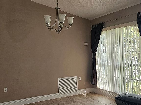 4th image of 419 Martigues Dr