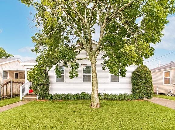 2nd image of 4720 Ashbury Dr