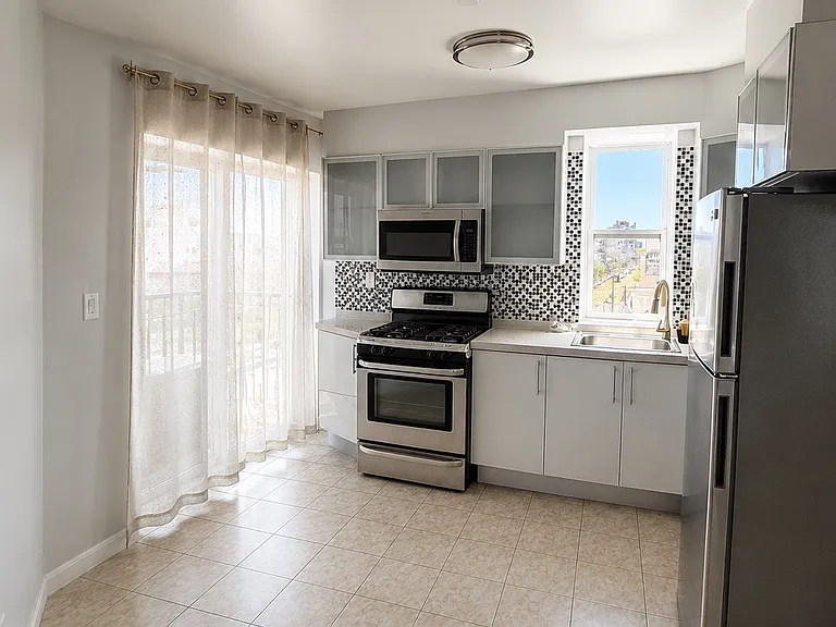 3364 Guider Ave #5 — Photo 1
