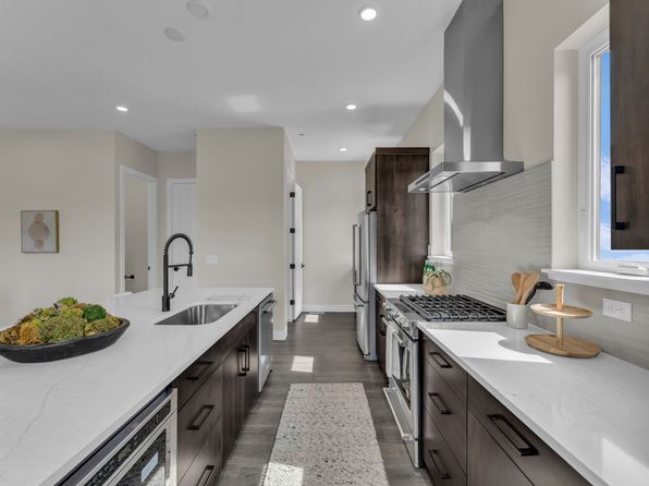 1983 E Beverly Dr #4