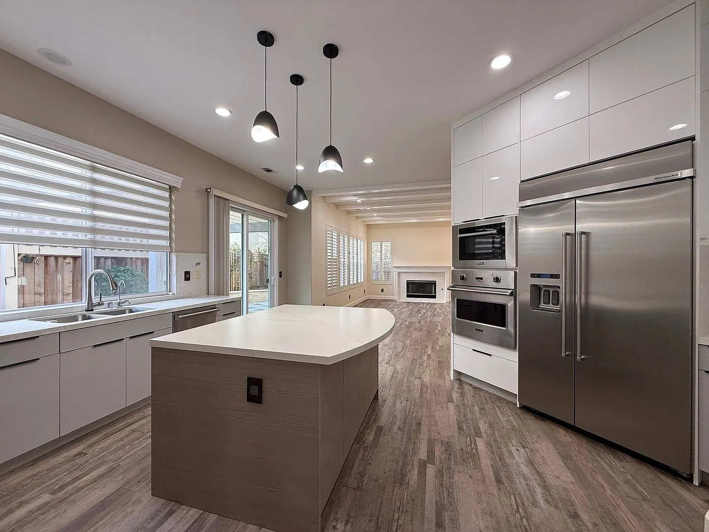 Exceptional contemporary home in the coveted Harbor Bay's Headlands neighborhood. — Photo 4