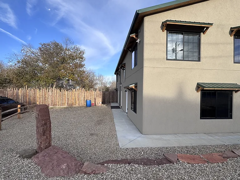 232 Valverde St — Photo 8