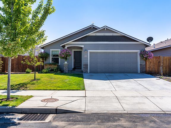 2nd image of 2466 SW Metolius Ave
