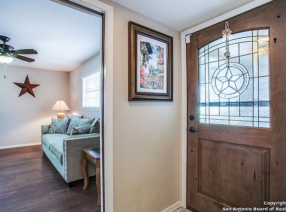 3rd image of 211 Nocturne Dr