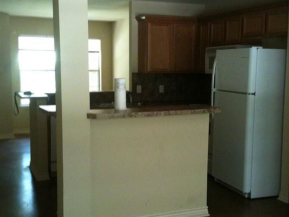 5th image of 2648 Westminster Dr