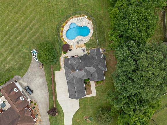 4th image of 502 Tarver Ct