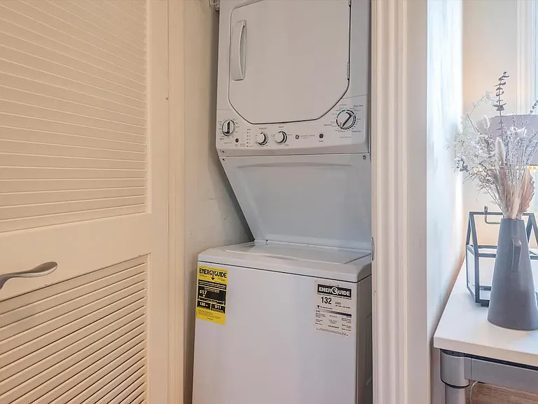 21 S Claremont St #13 — Photo 12