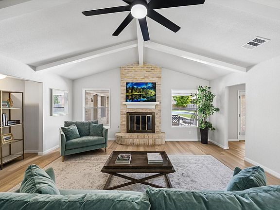 5th image of 3122 Peach Tree Ln