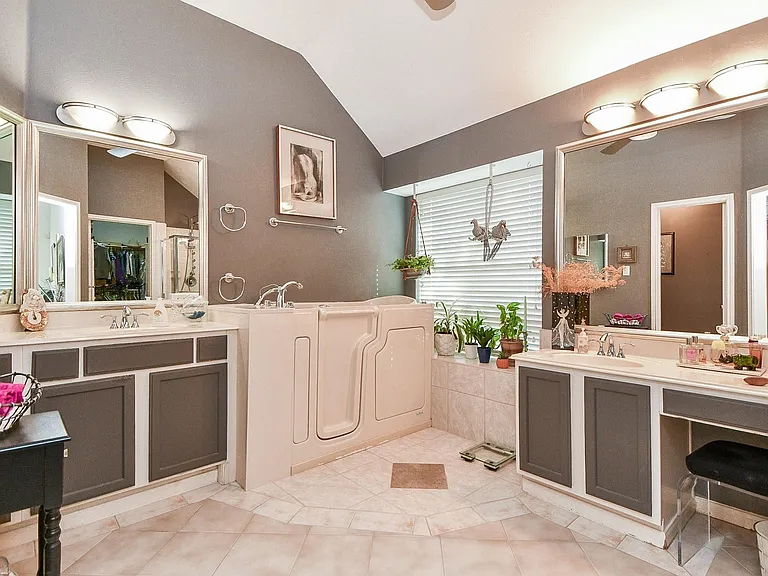 1211 Magnolia Woods Ct — Photo 24