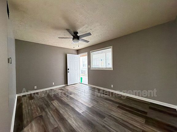4th image of 2110 J St #2