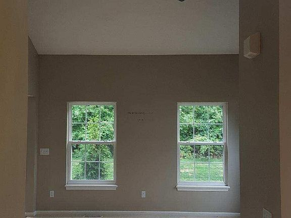 4th image of 713 Cranberry Ct