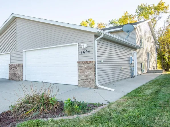 1694 10th St W, West Fargo, ND 58078