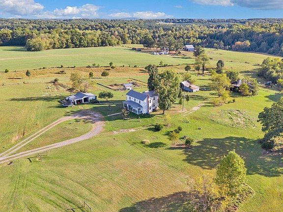 5th image of 1121 Nichols Farm Rd