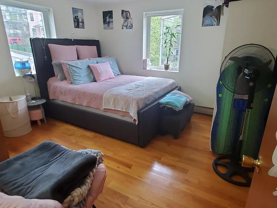 4 Aldersey St #3