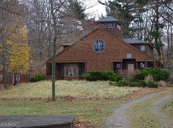 2nd image of 2791 Lakeshore Dr