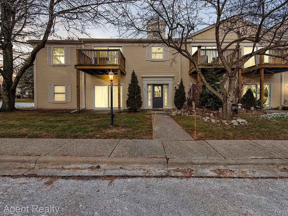 1st image of 924 Chestnut Hill Dr APT G