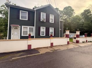 7 Linden Pl, Meriden, CT 06450